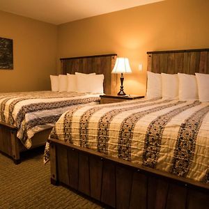 Queen Room Two Queen Beds Pet Friendly